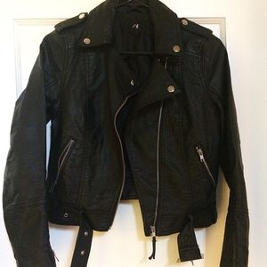 H&M biker jacket in soft faux leather - Size S